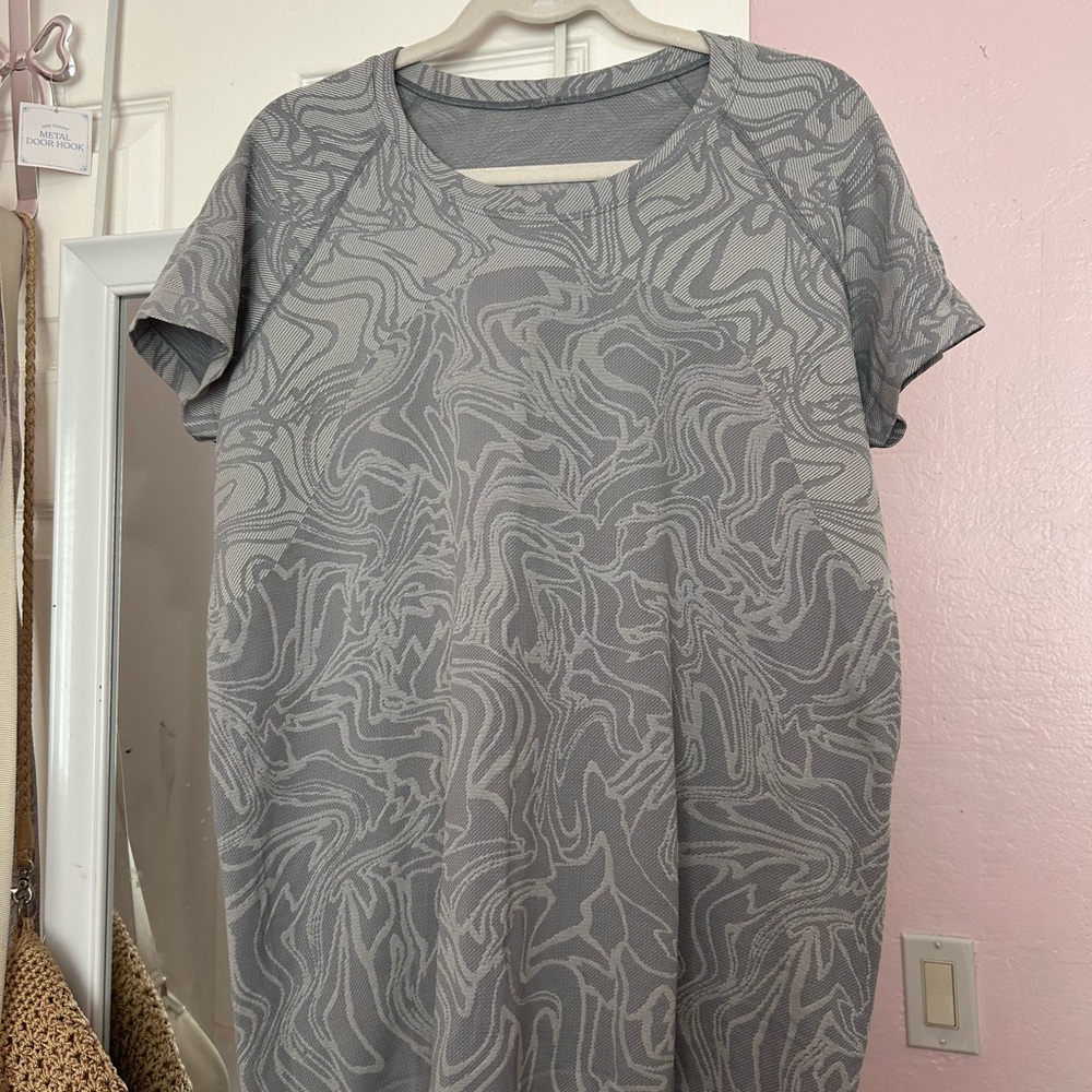 lululemon Swiftly top